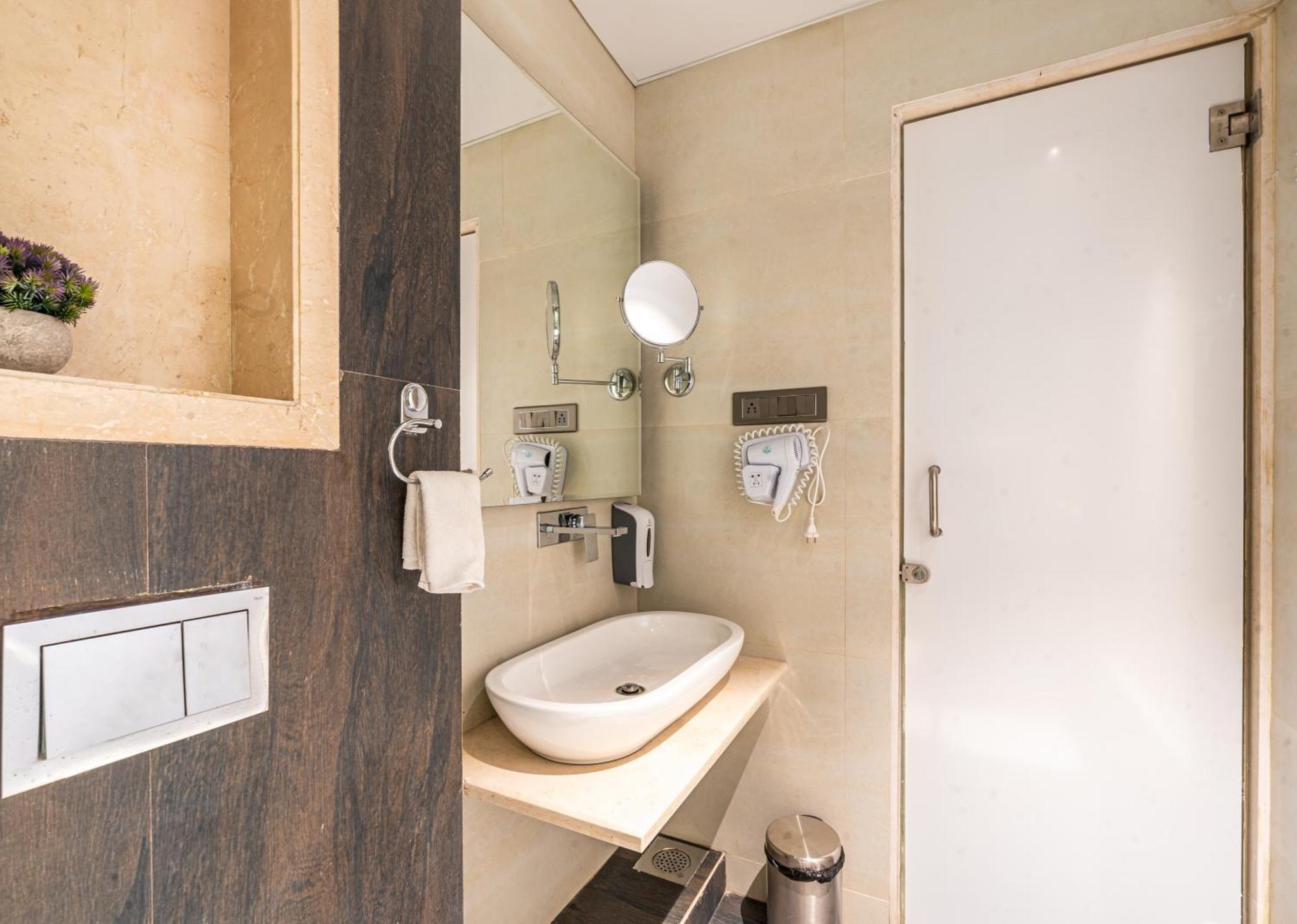 Treebo Premium Heritage Grand -Majiwada ธาเน ภายนอก รูปภาพ